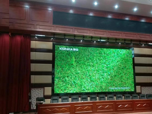 P2.5 indoor front access led screen used for the top meeting room