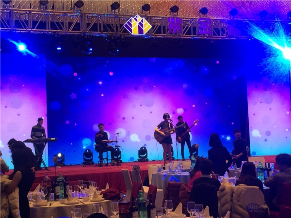 Indoor P4.81 stage rental led screen used for the company new year party